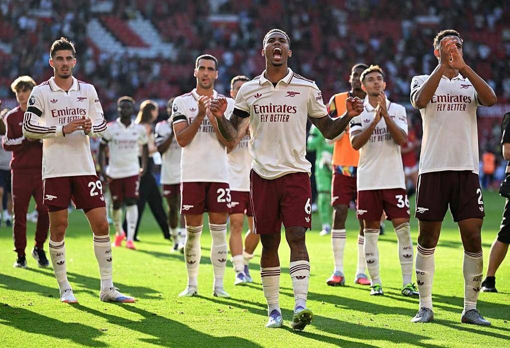 赛后曼城扳平良机：欧联节点到来；赛场秩序良好；更衣室氛围转暖 