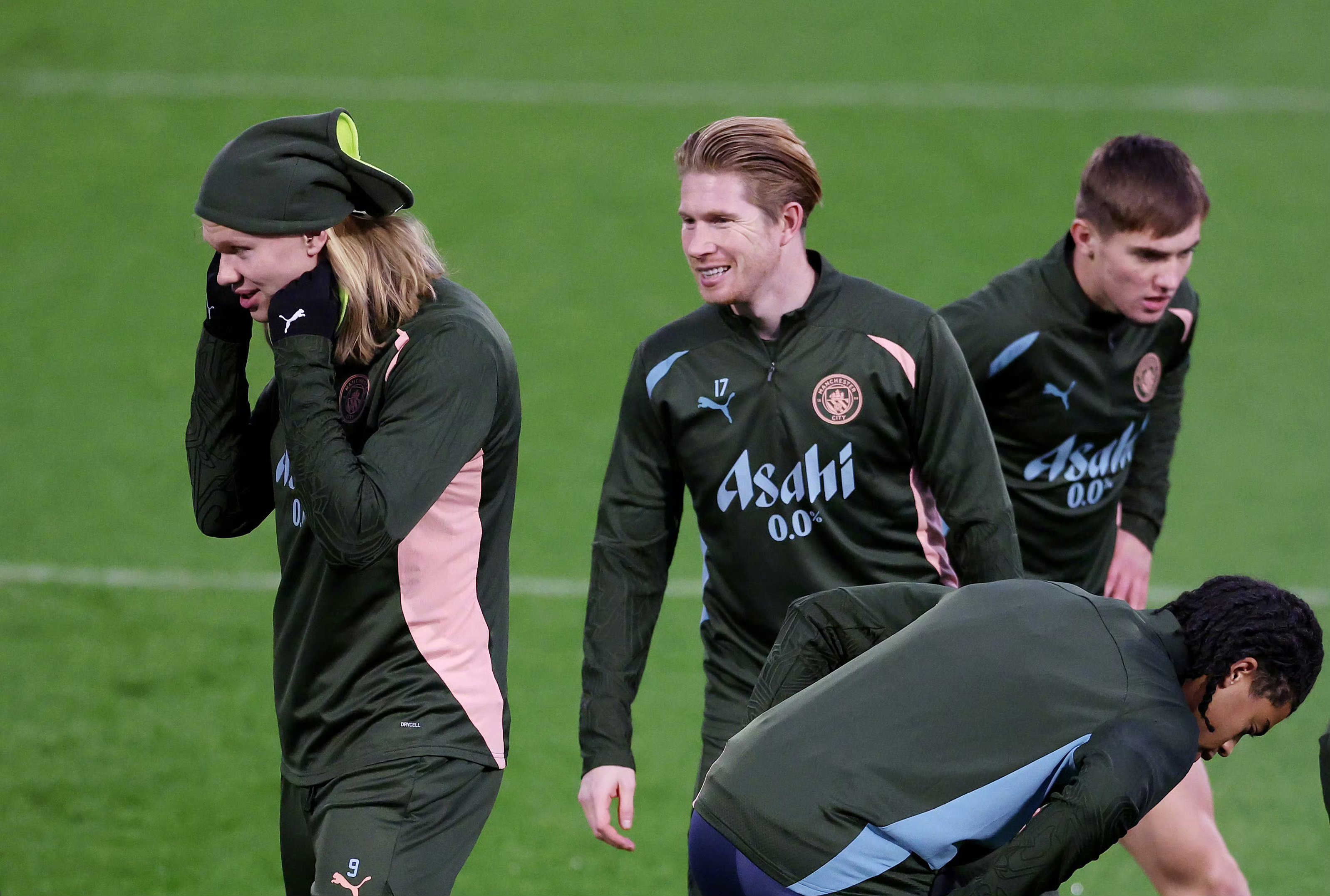 包含国际比赛日体能课后，波尔图更衣室发声备战欧冠，态度坚定，身体对抗强度拉满的词条