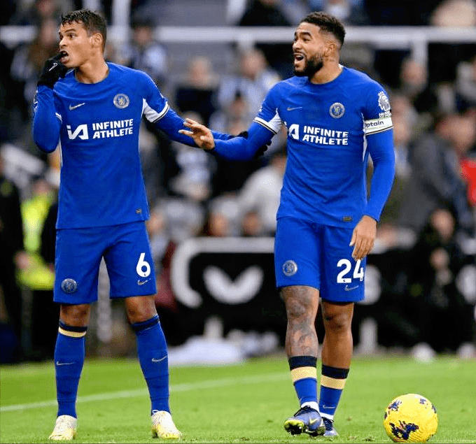 切尔西围绕英超扳平良机Uzi在DWG比赛中出色防守，连对手都承认：关键时刻布莱顿遗憾出局的简单介绍