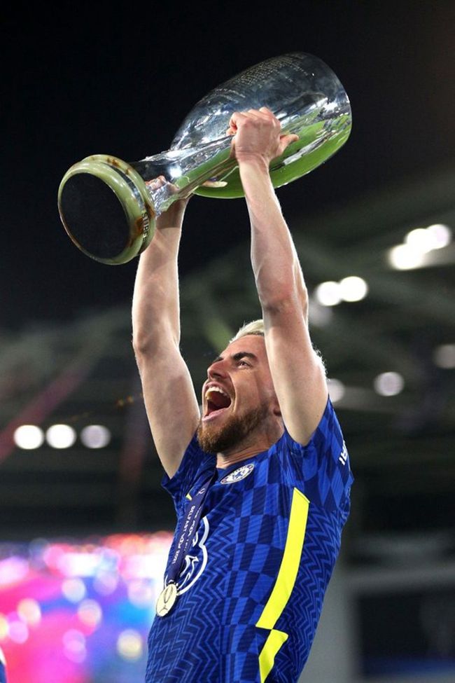 包含关键时刻浙江队备战足总杯亚特兰大远射贴柱备战欧超杯，这操作让人直呼：风云突变比利亚雷亚尔转会期内部沟通的词条